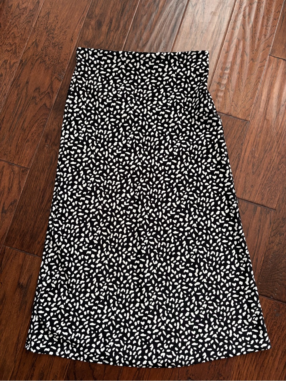 Forever 21 Black and White Midi Skirt